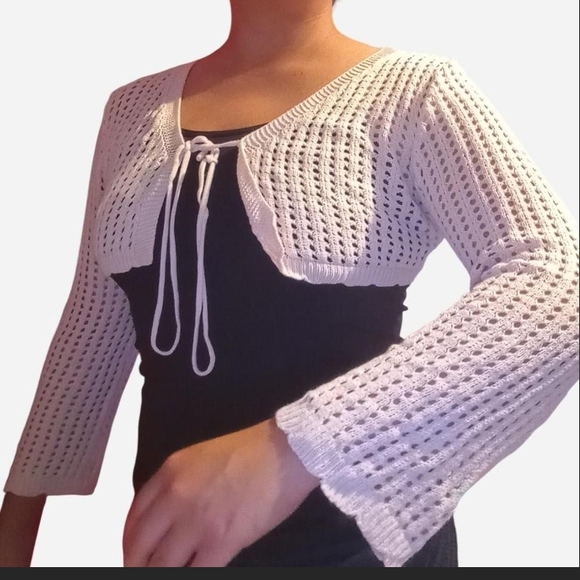 Creamy Cropped Knit Sweater - Picture 1 of 2